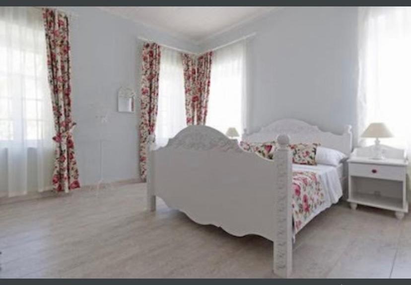The White Hotel Алачати Экстерьер фото